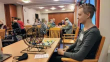 tet- harjoittelija pitää bingoa